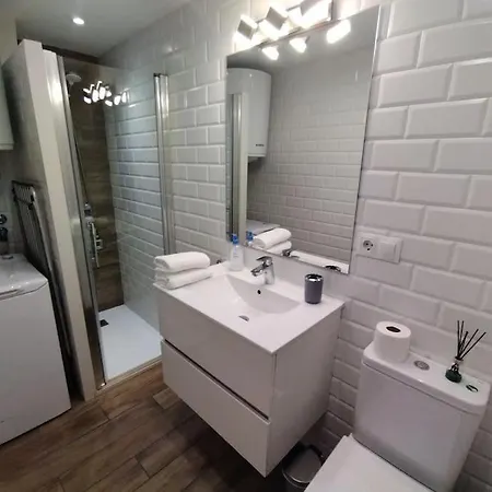 Bonito Piso Recien Reformado Con Zona De Parking * Almuñécar