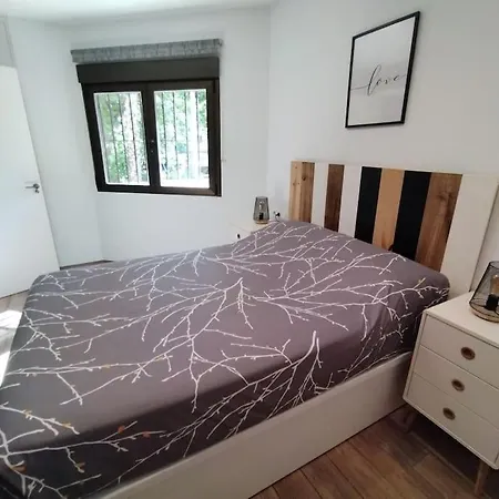Bonito Piso Recien Reformado Con Zona De Parking