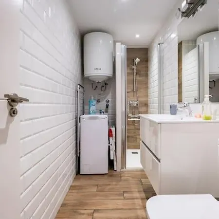Bonito Piso Recien Reformado Con Zona De Parking Appartement *