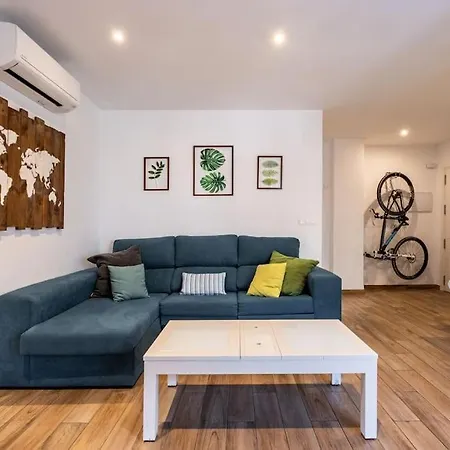 Bonito Piso Recien Reformado Con Zona De Parking *